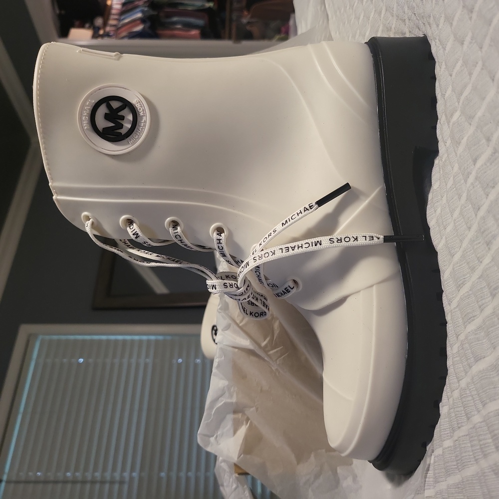 Michael Kors Rainboots.